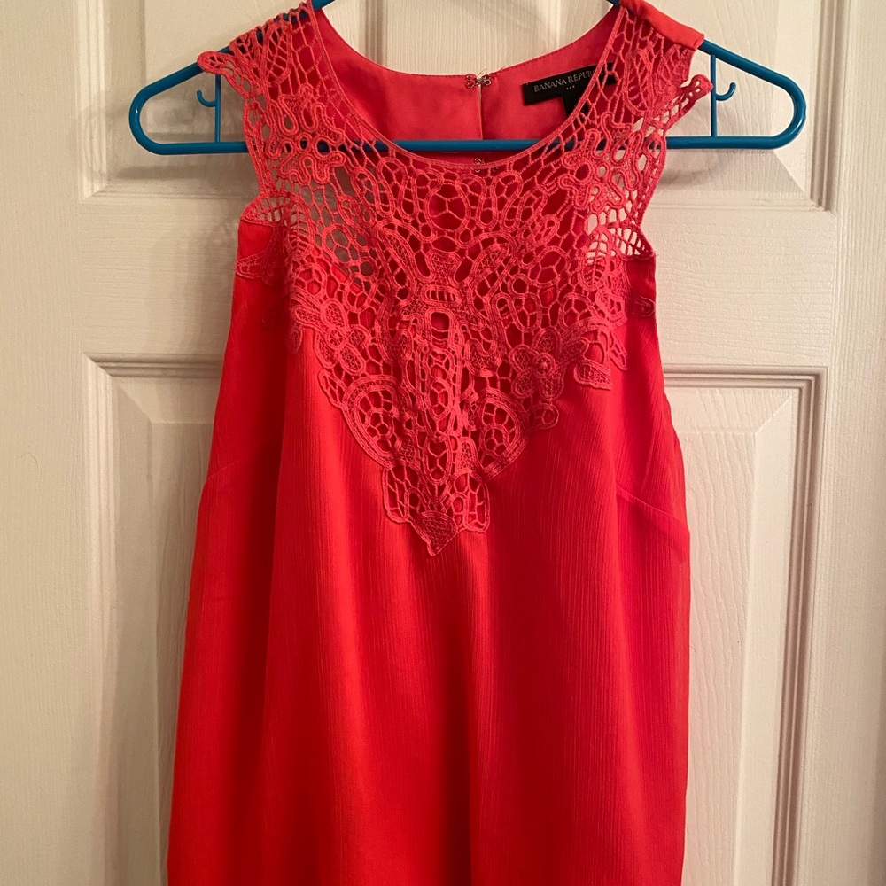 ✨ 3/$10 Bright Sleeveless Blouse